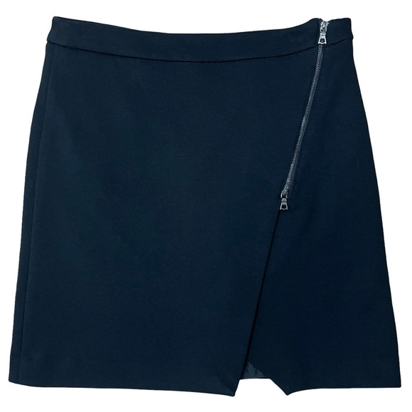 Mercer & Madison Black Asymmetrical Mini Skirt with Zipper Detail - Size 4 - Picture 2 of 9